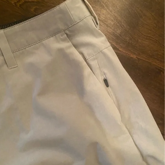 Vuori Men’s Short - Picture 3 of 5